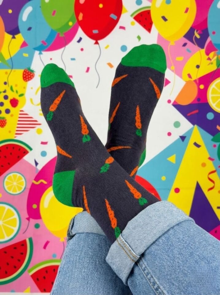 Havuç Desenli Çorap