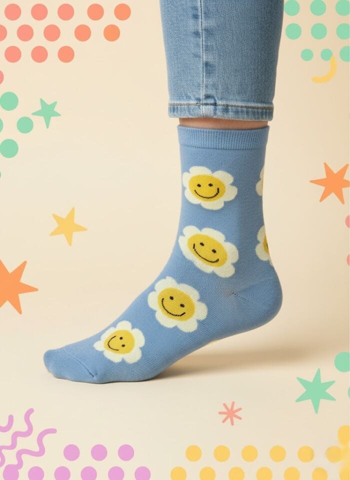 Gülen Papatya Desenli Çorap