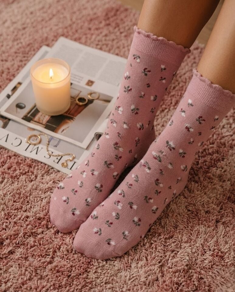 Çiçek Desenli Kadın Soket Çorap